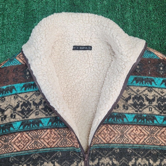 Zaful Women's Western Cropped Sweater w/ zipper Sz: 4 Geometric Pattern EUC - Picture 3 of 8